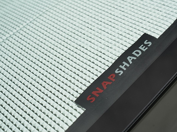 【SNAPSHADES正規品】スズキ ジムニーノマド JC74W 5ドア 令和7年4月〜現行 フロント サンシェード 日よけ 収納袋付 スナップシェード