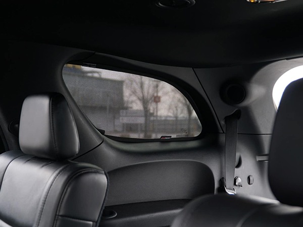 【SNAPSHADES 正規品】11y- ダッジ デュランゴ 5人乗り車用 専用設計 3列目 トランクサイド サンシェード 左右分セット 吸盤不要 クリップ取付 バッグ付 84.6%カット スナップシェード