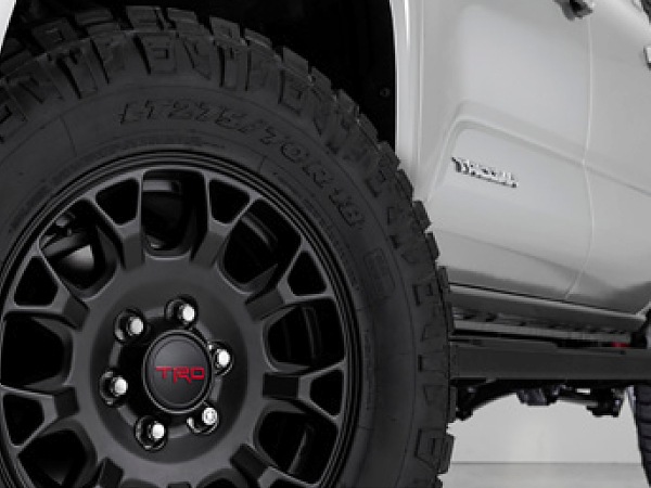 USトヨタ純正 TOYOTA ランドクルーザー 300系 ランクル 300 TRD 18インチホイール 4本セット マットブラック TRDロゴ入 センターキャップ付 JWL刻印あり PTR56-35242-F1