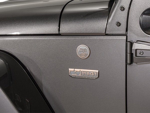 MOPAR純正 ジープ75周年記念「75th Anniversary 1941」汎用 エンブレム (ブロンズ) バッジ JK ラングラー JL ラングラー JT グラディエーター 他