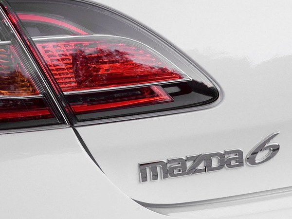 USマツダ純正 MAZDA2 デミオ DY系 平成14年8月-平成19年7月 汎用 リアエンブレム MAZDAロゴ US仕様 北米仕様 USDM