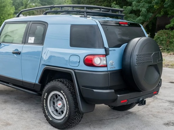 カリフォルニアカスタム トヨタ FJクルーザー GSJ15W  US仕様 リアバンパー バンパーカバー センサー穴無し 未塗装 マットブラック