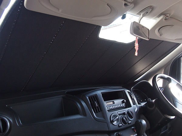 【CoverCraft 正規品】 専用設計 サンシェード グラベル 吸盤不要 折りたたみ式 日産 NV200バネット M20 Carhartt カーハートコラボ仕様 カバークラフト ［真夏もへたらない3層構造で断熱効果抜群］