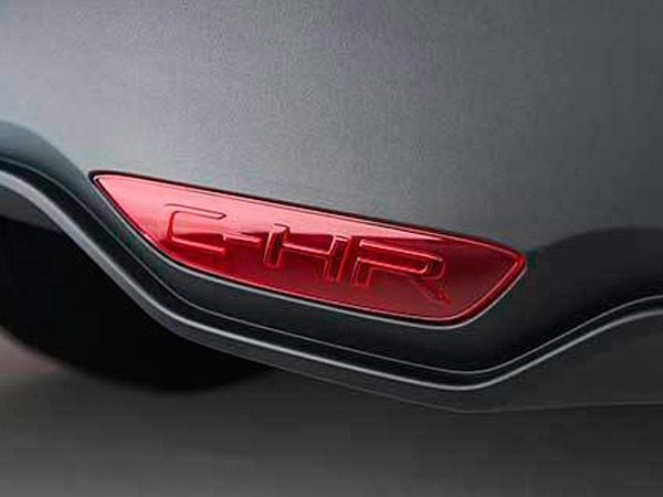 USトヨタ純正 C-HR CHR ロゴ入り リアバンパーガーニッシュ/リア