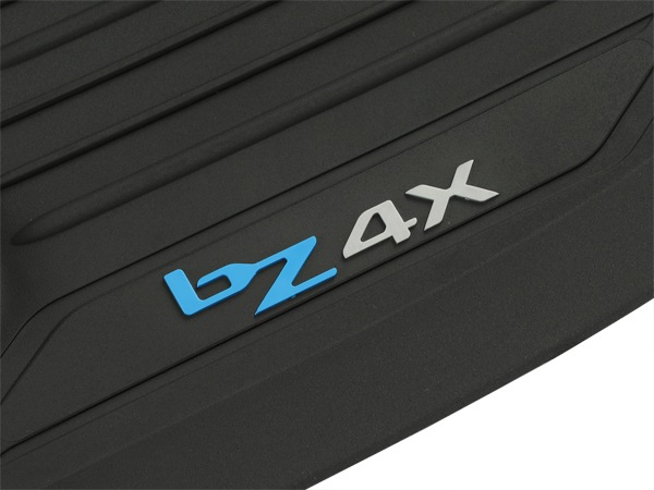 豪トヨタ純正 TOYOTA bZ4X 10系 令和4年5月-現行 右ハンドル車用 オールウェザー フロアマット ラバーマット ブラック bZ4Xロゴ入 フロント リア 1台分 4枚セット