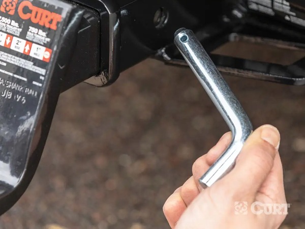 【CURT 正規品】ヒッチメンバー ヒッチピン ヒッチロック ロックピン 21580 2インチ角 2.5インチ角 40mm 鍵なし ランドクルーザー 250 300 純正ヒッチメンバーに適合