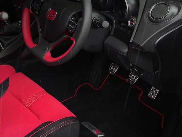 UKホンダ純正 HONDA シビック タイプ R FK2 右ハンドル車用 平成27年12月-平成28年6月 エレガンス フロアマット カーペット レッドエッジ TYPE Rロゴ ロゴプレート フロント リア 1台分 4枚セット CIVIC