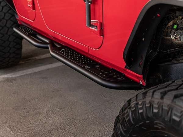 【DV8 OFFROAD 正規品】OE Plus サイドステップ チューブステップ SRJK-08 1台分 左右セット DV8ロゴ入 スチール製 ブラックパウダーコート仕上げ ジープ JK ラングラー アンリミテッド 4ドア車用