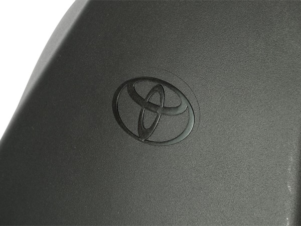 USトヨタ純正 TOYOTA カローラスポーツ 210系 NRE/ZWE/MZEA系 平成30年6月-現行 | GRカローラ GZEA14H 令和4年12月-現行 ルーフラック クロスバー ルーフキャリア ベースキャリア 1台分 2本セット シルバー アルミ製 サイドカバー キー付