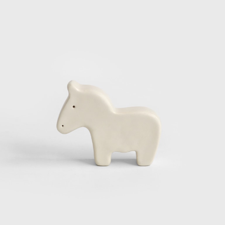 マホロバ工房｜おうまさん 白-S