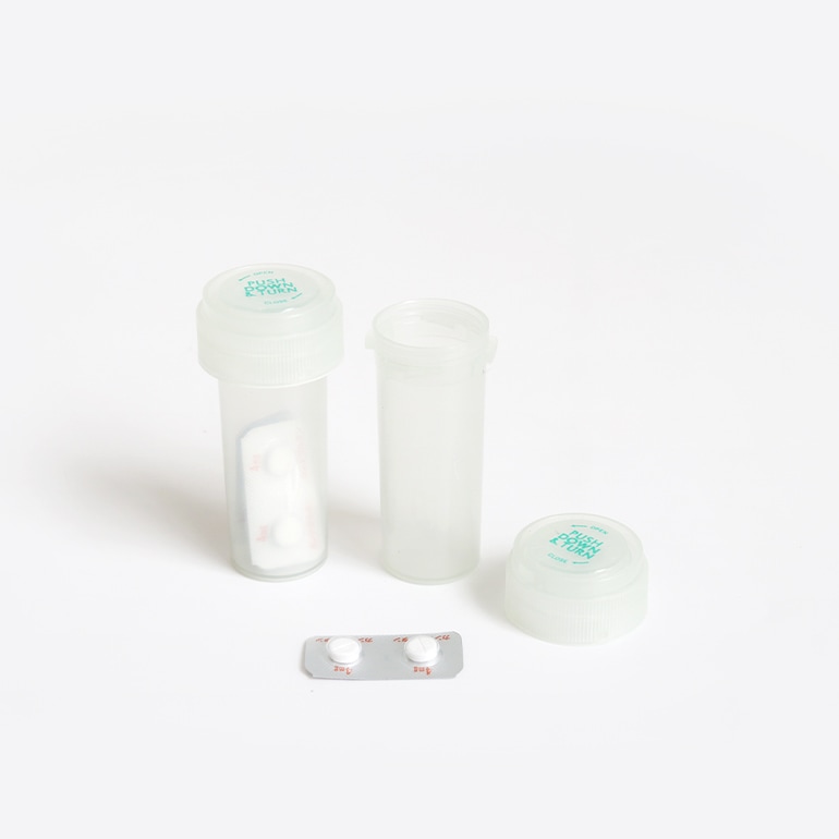 MEDICAL CASE / GLOW IN THE DARK ピルケース【S】