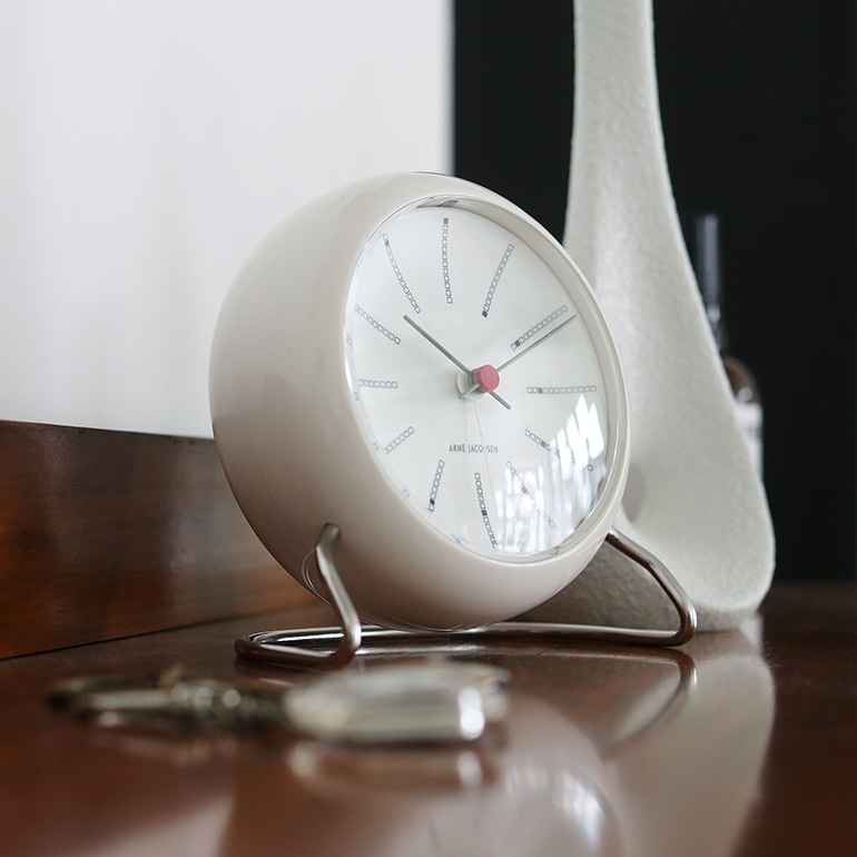 ARNE JACOBSEN　アルネ・ヤコブセン ARNEJACOBSEN アルネ・ヤコブセン｜TABLE CLOCK STATION 43676