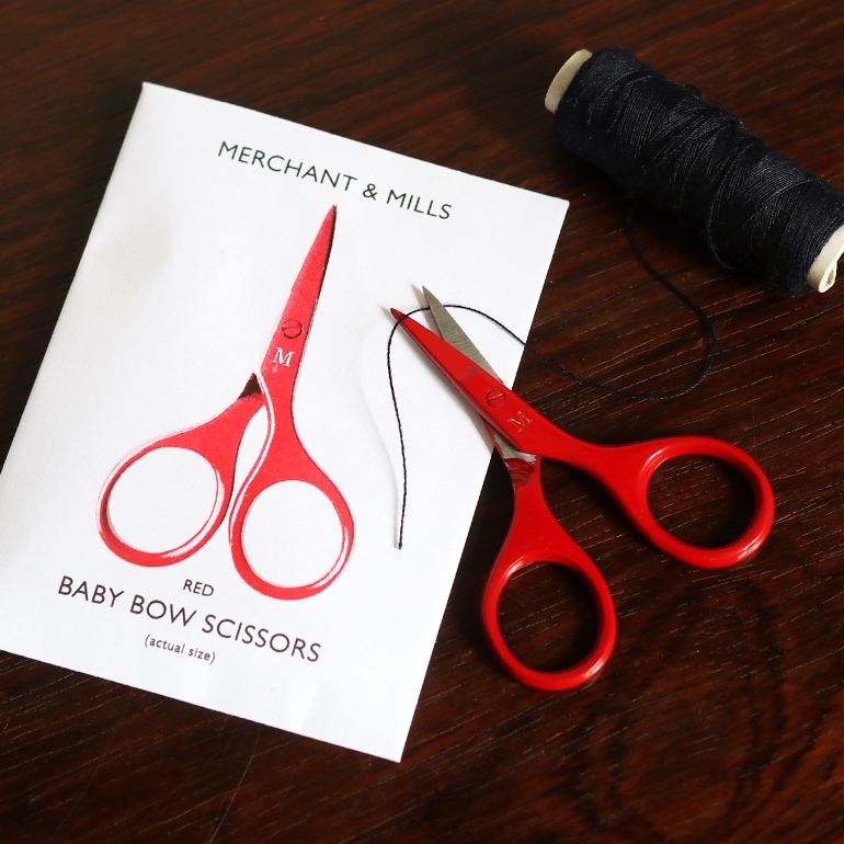 MERCHANT&MILLS マーチャン&ミルズ｜RED BABY BOW SCISSORS 糸切りばさ
