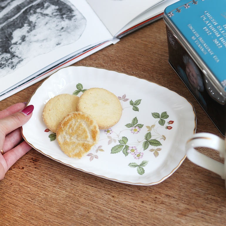 VINTAGE｜WEDGEWOOD WILD STRAWBERRY スクエアトレイ 通販｜DUPON35