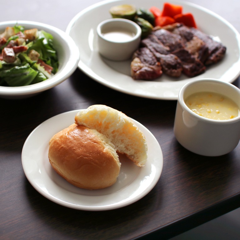 Tuxton タクストン｜Eggshell Bread Plate 16cm