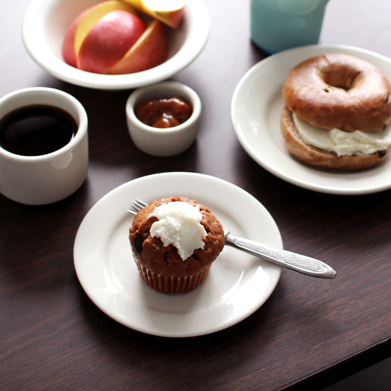 Tuxton タクストン｜Eggshell Bread Plate 16cm