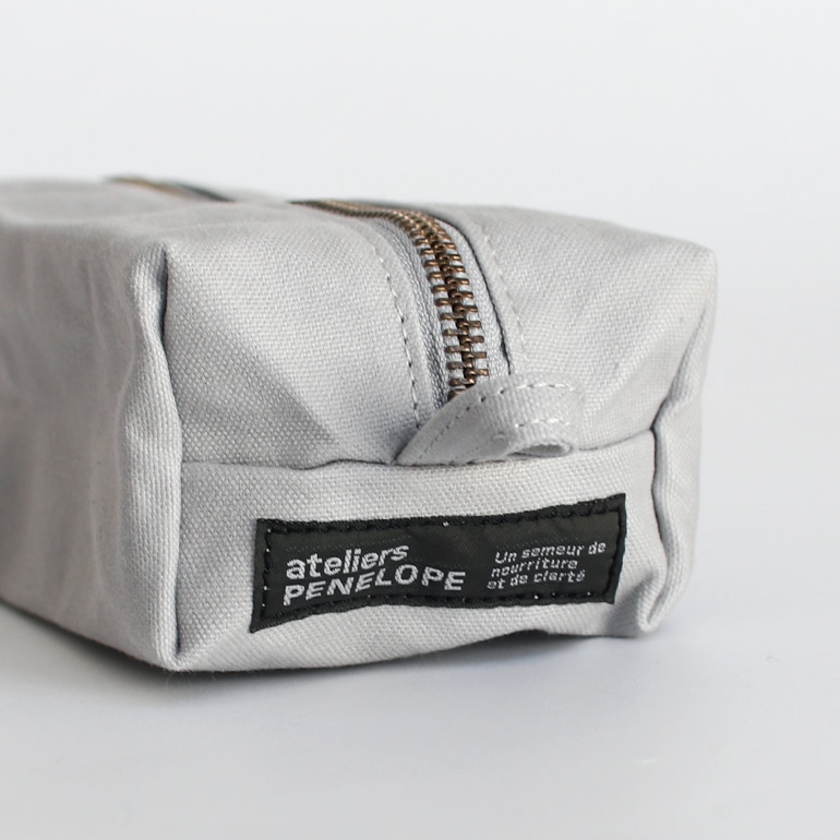 ateliers PENELOPE アトリエペネロープ｜エアポーチ　ライトグレー