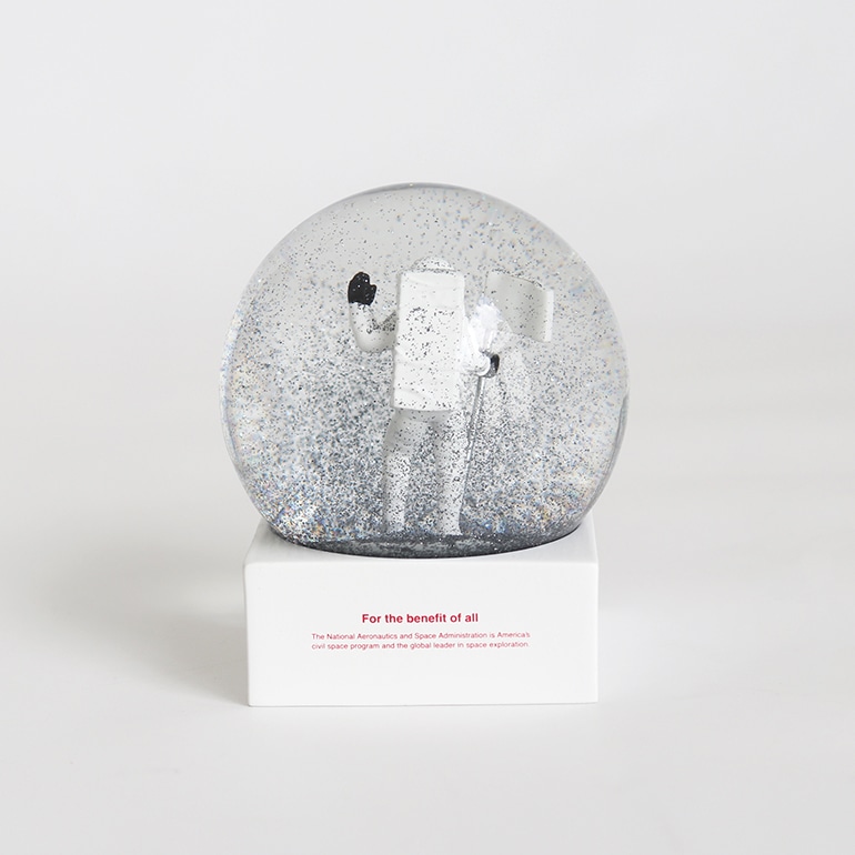 DETAIL ディテール｜NASA Snow Globe