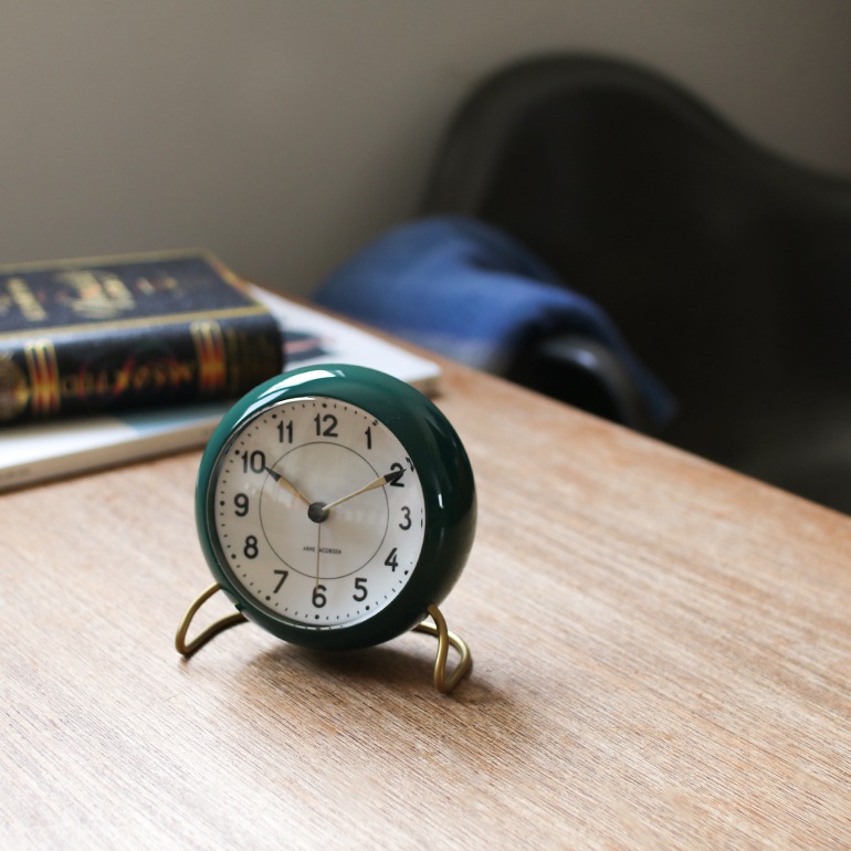 ARNEJACOBSEN アルネ・ヤコブセン｜TABLE CLOCK STATION 43676　43677