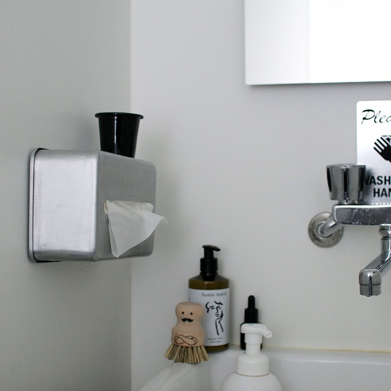 PUEBCO プエブコ｜WALL-MOUNTED PAPER TOWEL CASE