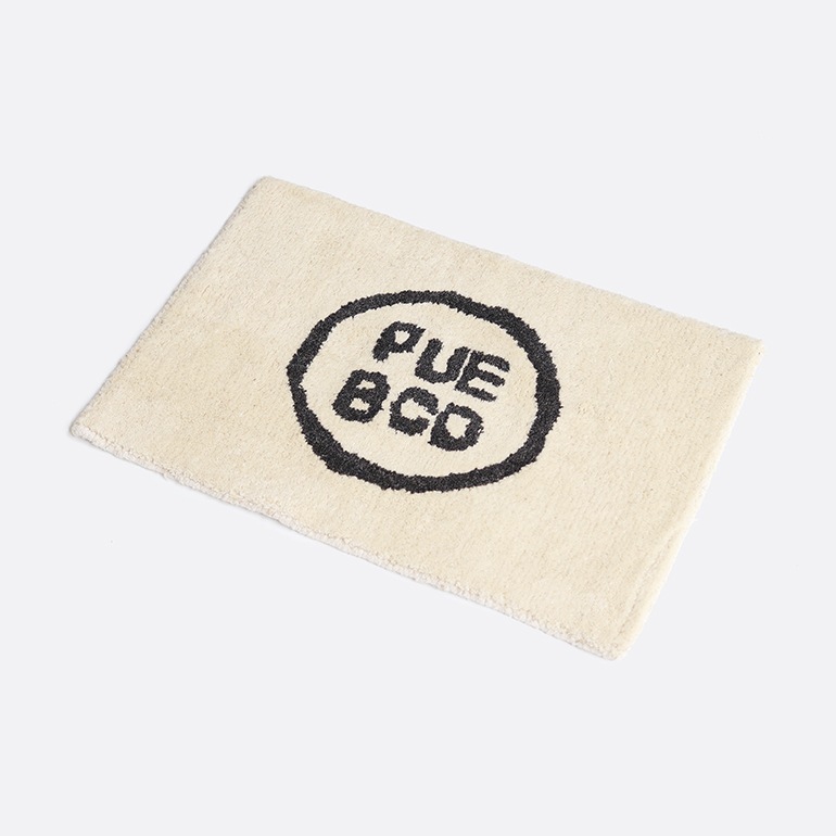 PUEBCO プエブコ｜TUFTED MAT PUEBCO LOGO タフトマット プエブコロゴ