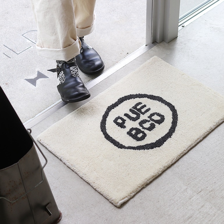 PUEBCO プエブコ｜TUFTED MAT PUEBCO LOGO タフトマット プエブコロゴ
