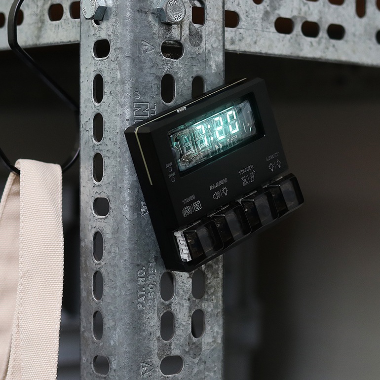 DETAIL ディテール｜LGL Studio VFD Desk Clock