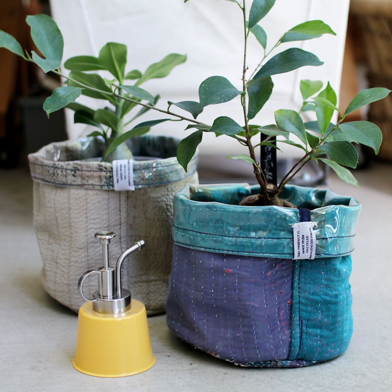 PUEBCO プエブコ｜COVERED VINTAGE KANTHA QUILT ORGANIZER