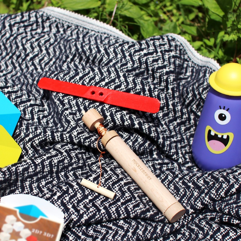 【取扱い終了/セール】KIKKERLAND キッカーランド｜Huckleberry Pull Helicopter (竹とんぼ)