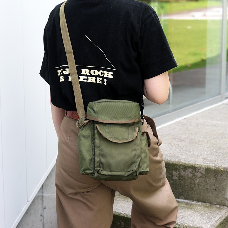 デッドストック 米軍 OUTDOOR DESIGNS社製 ラジオポーチ / ショルダーバッグ