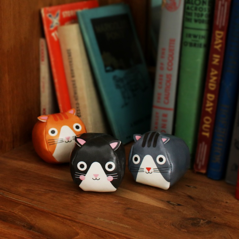 【取扱い終了/セール】KIKKERLAND キッカーランド｜KIDOKI Three Cats Juggling Balls (お手玉)