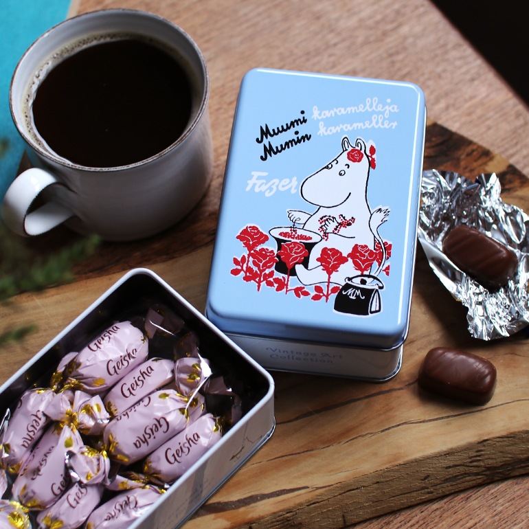 Fazer ファッツェル｜ムーミンママ缶　ゲイシャミルクチョコレート