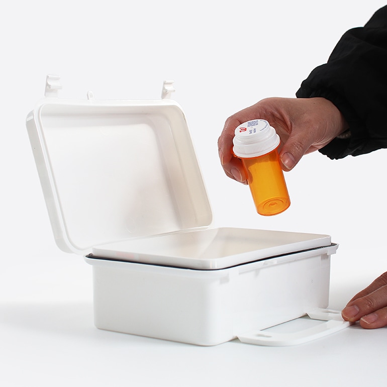 PACIFIC FURNITURE SERVICE パシフィックファニチャーサービス｜POLYPROPYLENE FIRST AID KIT