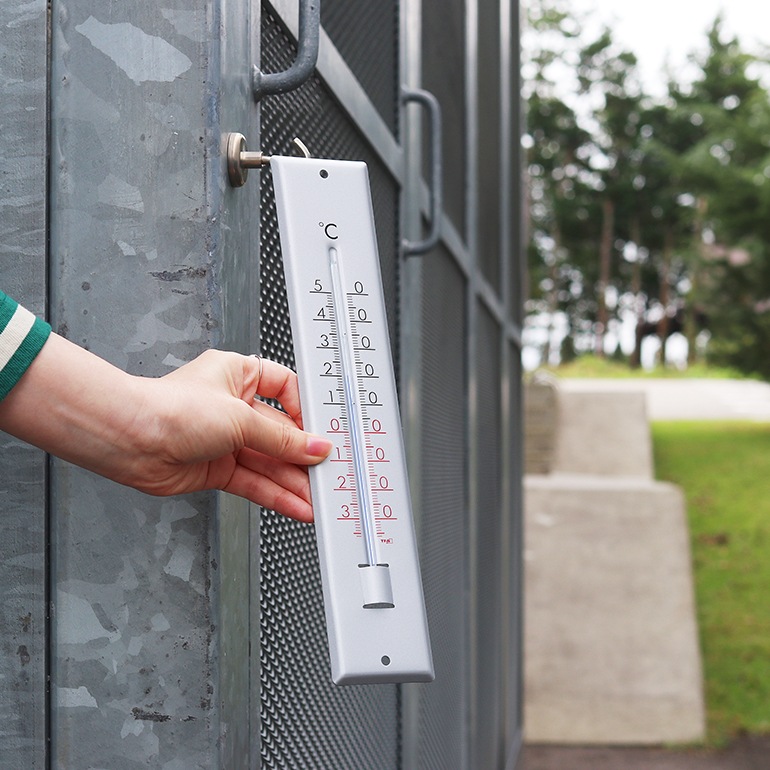 TFA｜Analogue indoor-outdoor thermometer made of aluminium 12.2041 アルミニウム アナログ サーモメーター