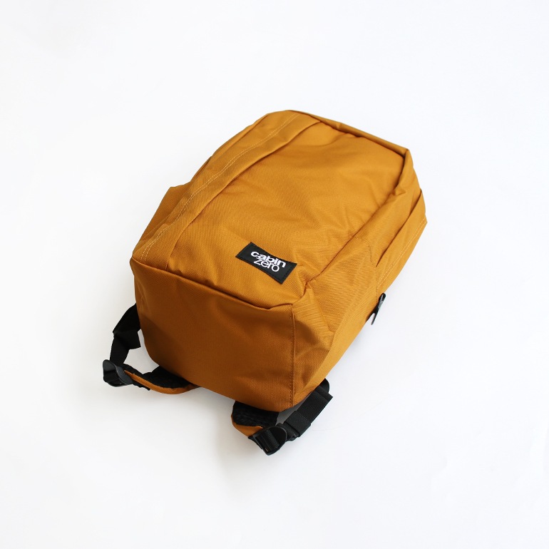cabin zero キャビンゼロ｜CLASSIC Flight Backpack 12L ORANGE CHILL