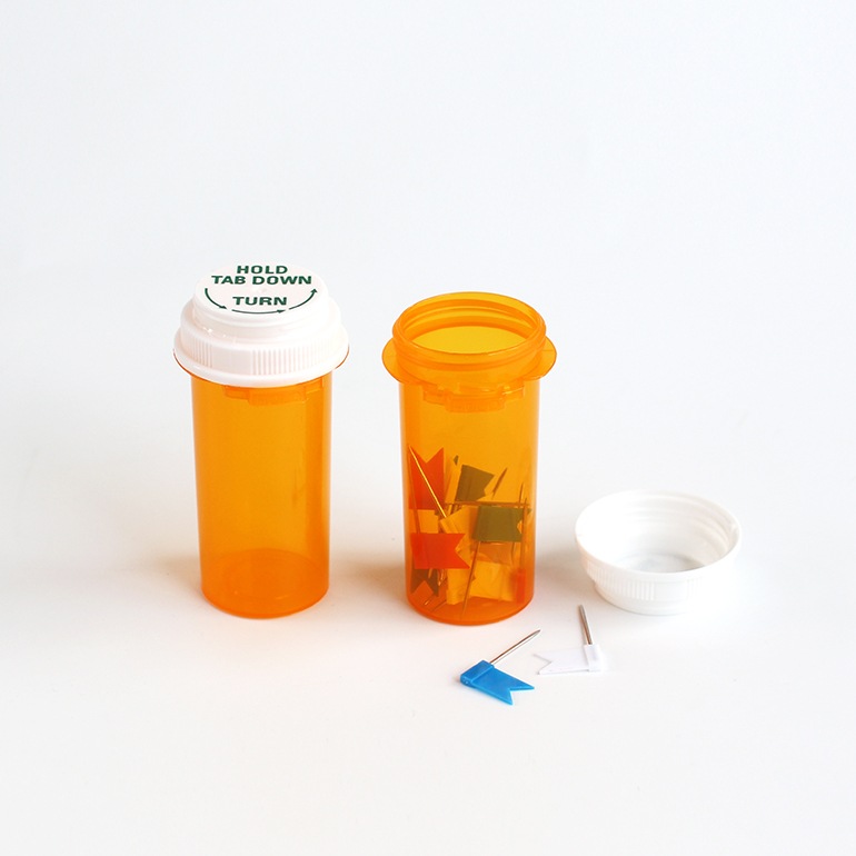 PILLCASE　HOLD TAB DOWN