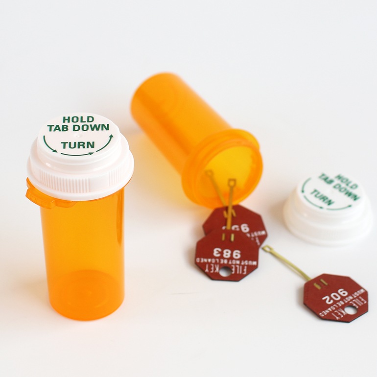 PILLCASE　HOLD TAB DOWN