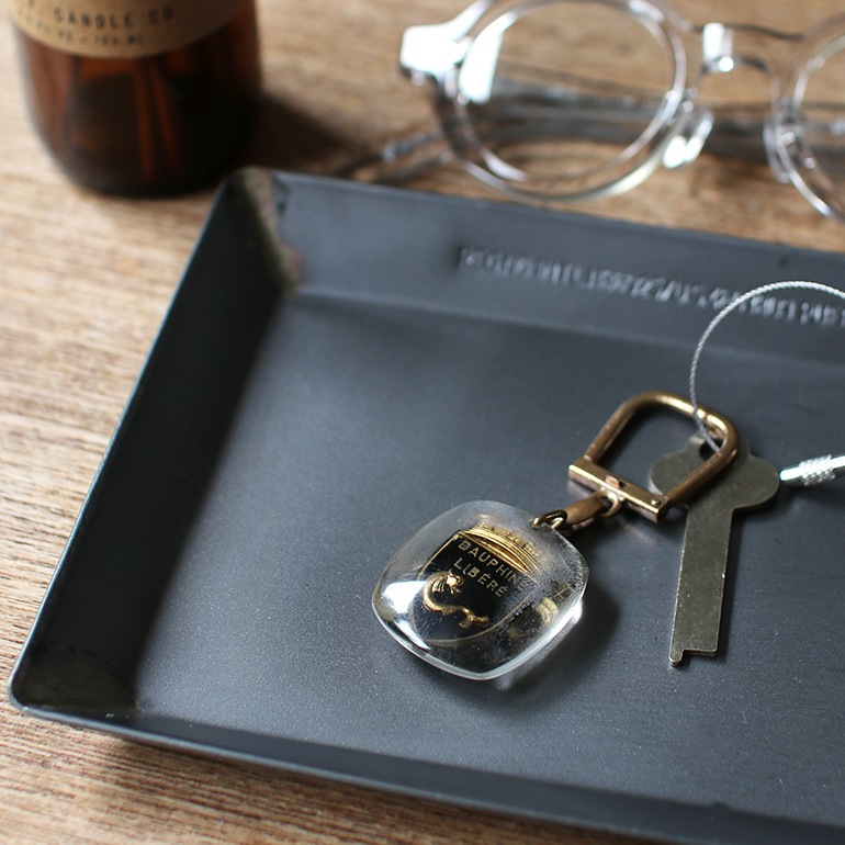 VINTAGE｜BOURBON キーホルダー【Le Dauphine Libere】