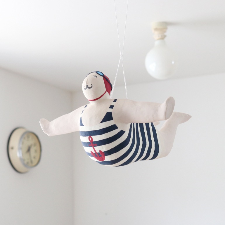 BATELA｜PAPIER MACHE HANGING DIVER D6683