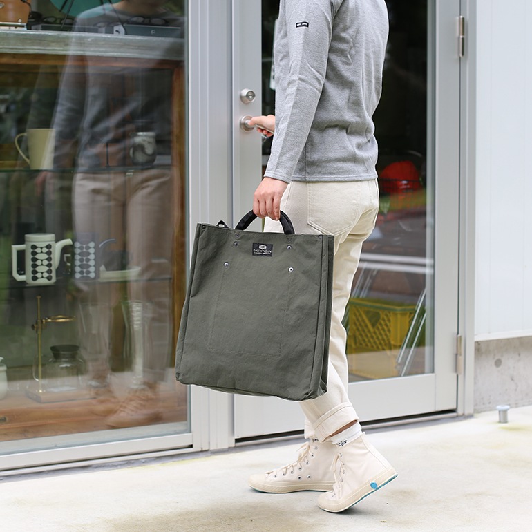 美品　BAGnNOUN 滋賀県産　オリジナル帆布　　ブラック　軽量　通勤　通学 BAGnNOUN バッグンナウン｜TOOL BAG ULTRA LIGHT【全2色】 通販