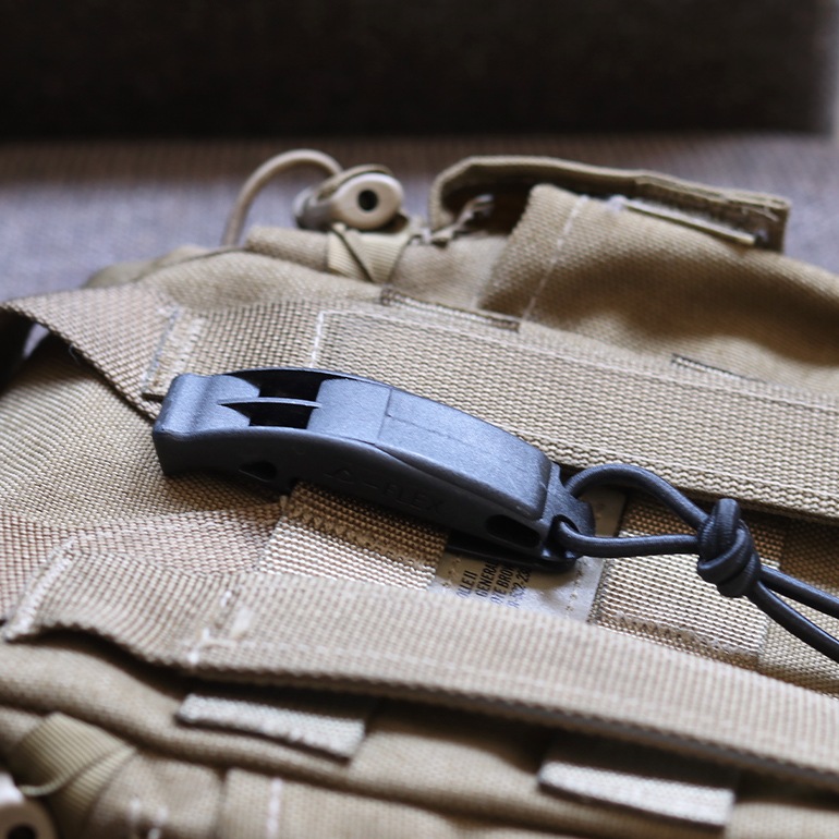 MOLLE対応ホイッスル【全4色】