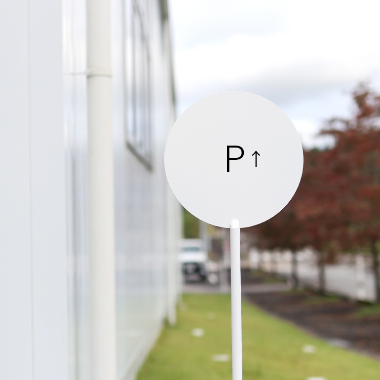 【取扱い終了/セール】SIKAKU シカク｜STAND SIGN 無地 WHITE