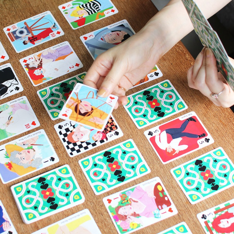 QUEEN OF ARTS: WOMEN ARTISTS BOOK AND PLAYING CARDS トランプ