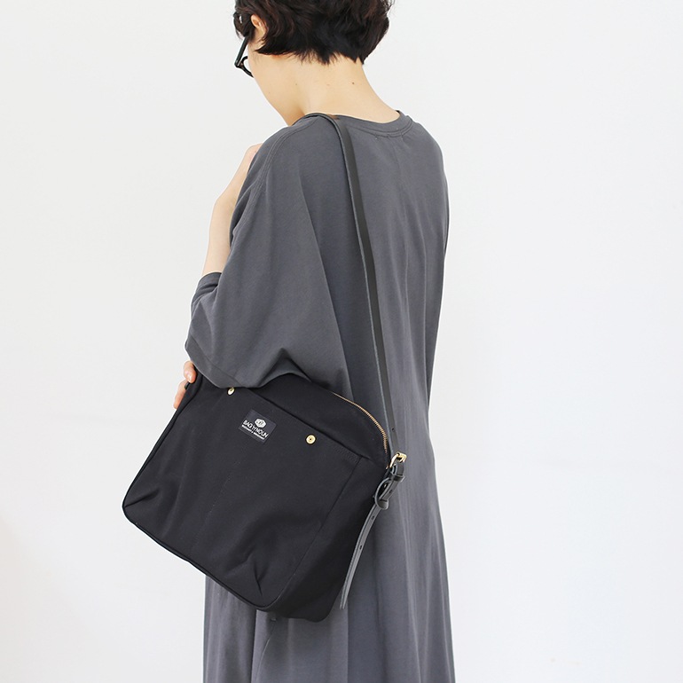 BAGnNOUN バッグンナウン｜POCHETTE Q/C L【全2色】