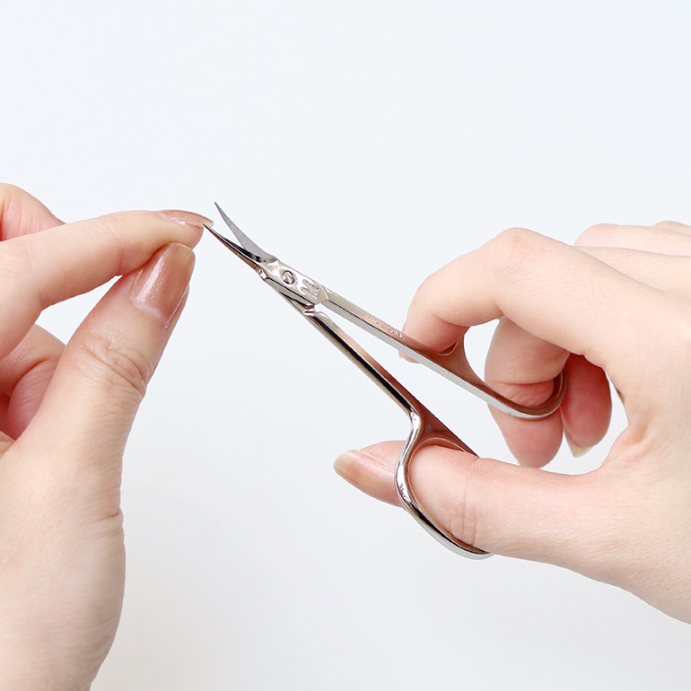 【メーカー廃番/セール】TITANIA チタニア｜Solingen Cuticle Scissors(甘皮・眉用シザー)