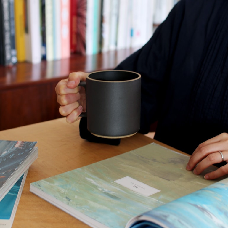 HASAMI PORCELAIN ハサミポーセリン｜Mug Cup(ブラックM) HPB020