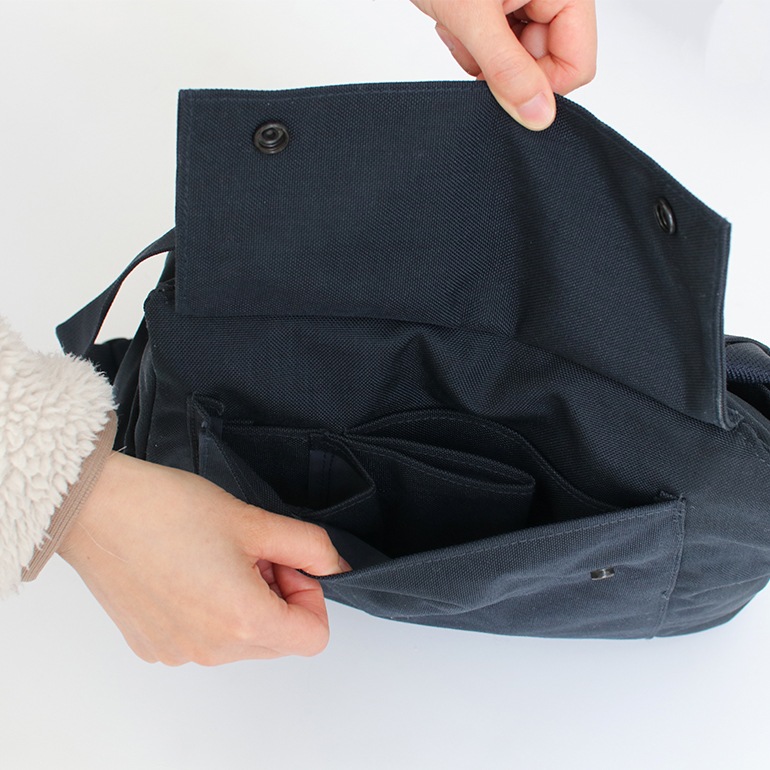 USED オランダ軍 ナイロンショルダーバッグ ネイビー