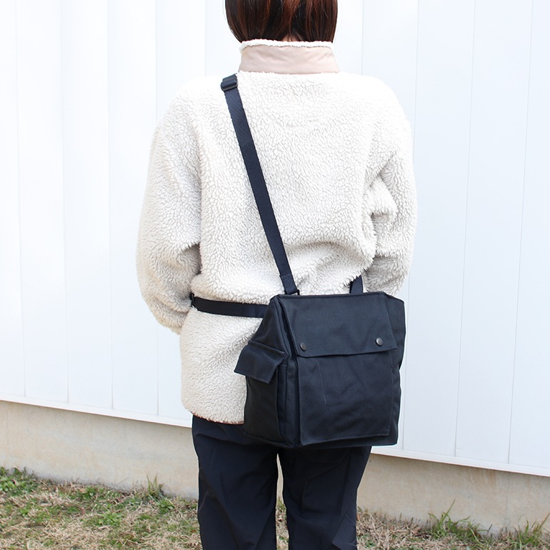 USED オランダ軍 ナイロンショルダーバッグ ネイビー