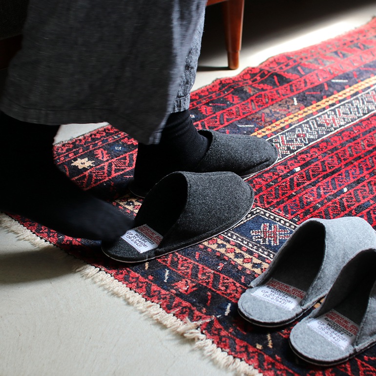 PUEBCO プエブコ｜SLIPPER(DARK GRAY)