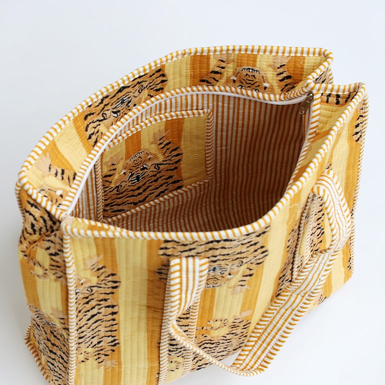 インストゥルメンタル｜TIGER QUILT BAG【全3色】